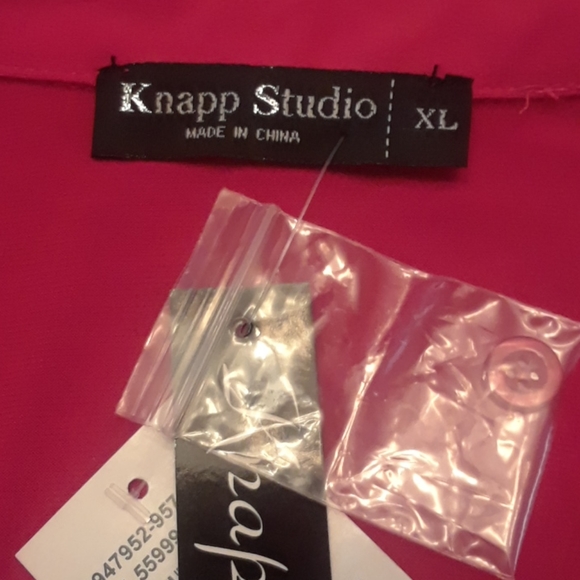 3 sleeveless blouses - Picture 8 of 8